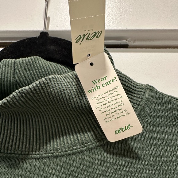 NWT AERIE oversized mock neck top - Picture 6 of 6